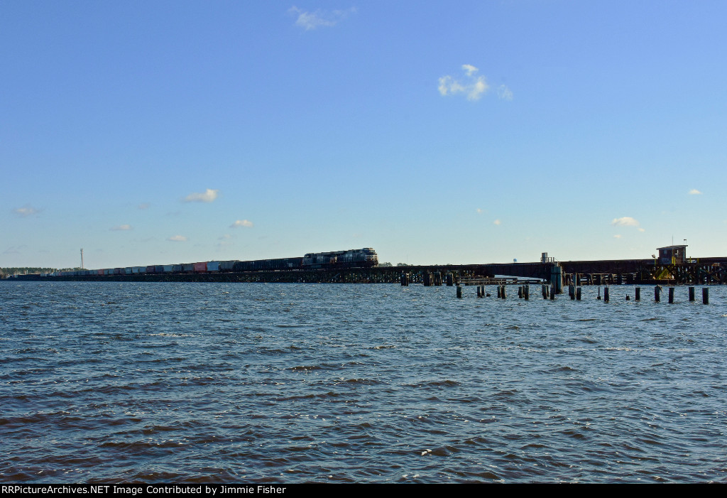 Crossing the Neuse River bridge